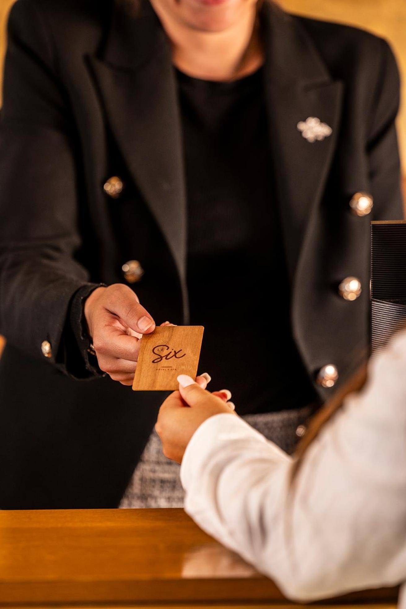 Hotel Le Six Париж Екстериор снимка